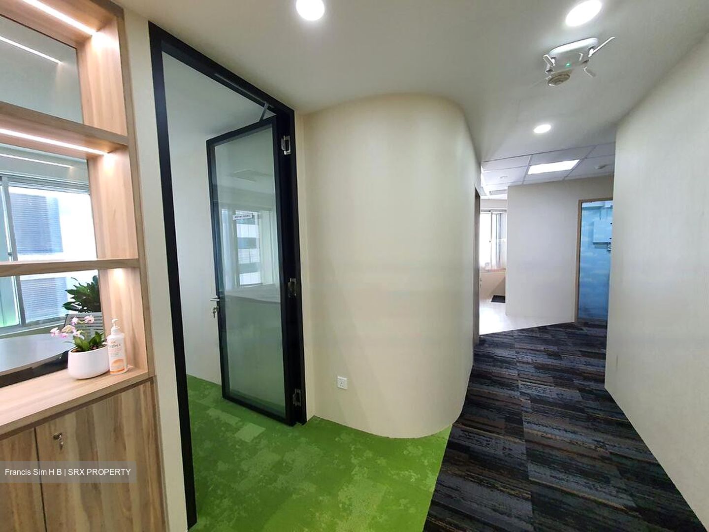 The Octagon (D1), Office #488515621